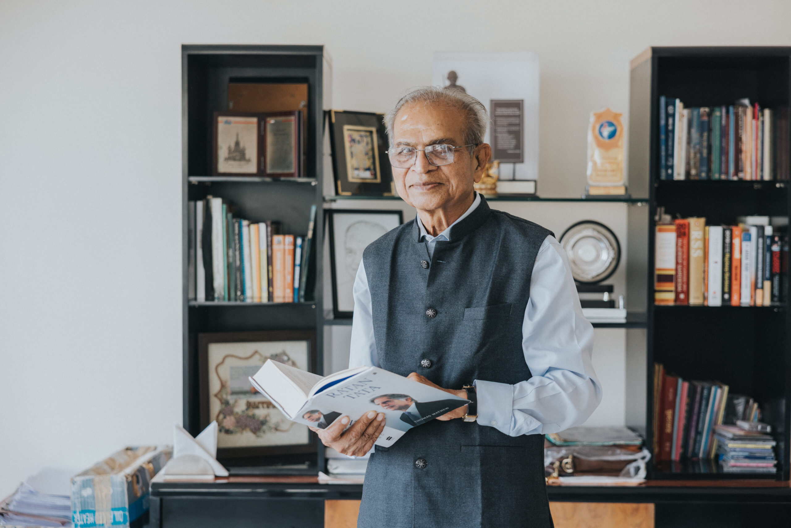 Narendra Nahata reading